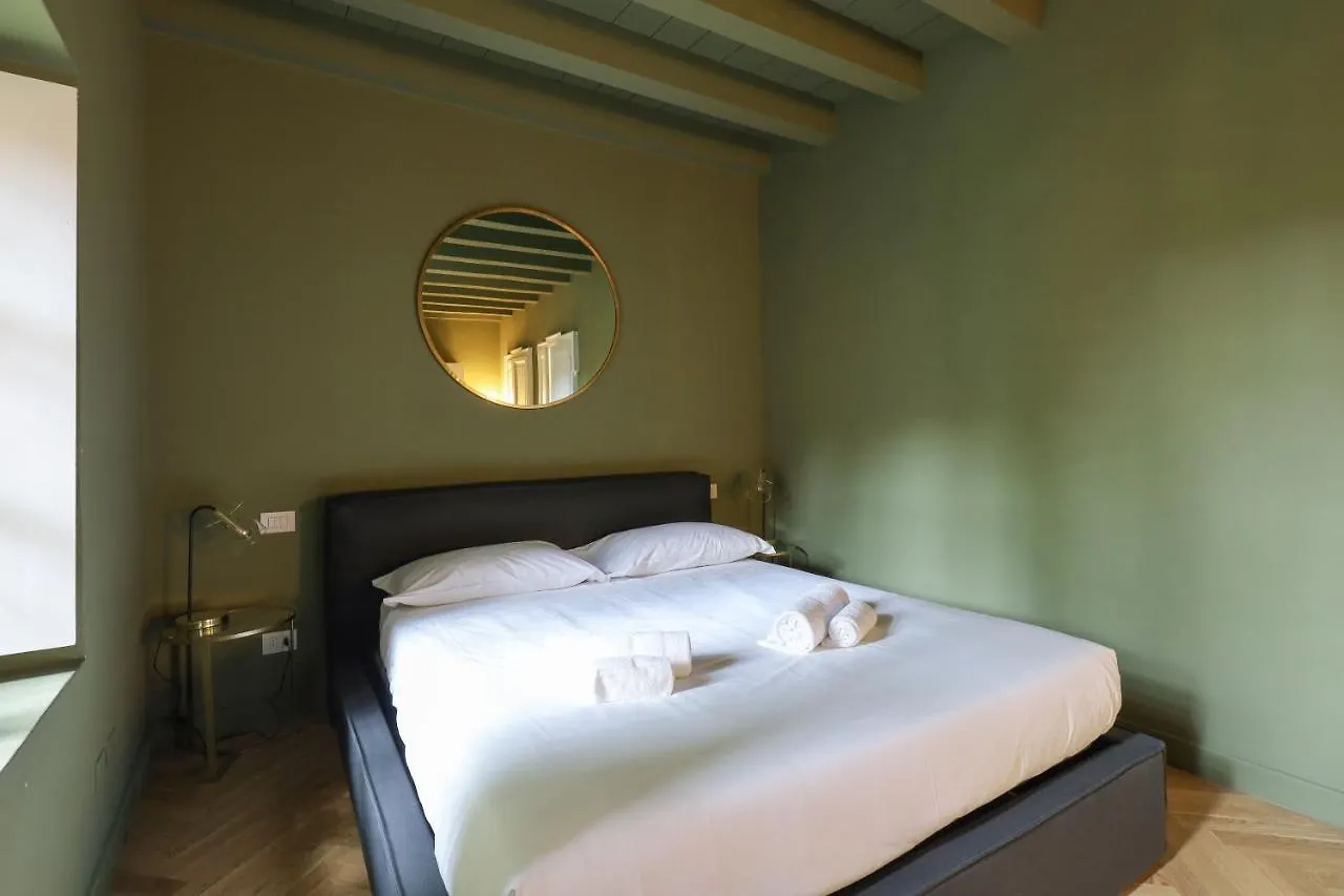 Navigli District Milano Center Studios Apartment