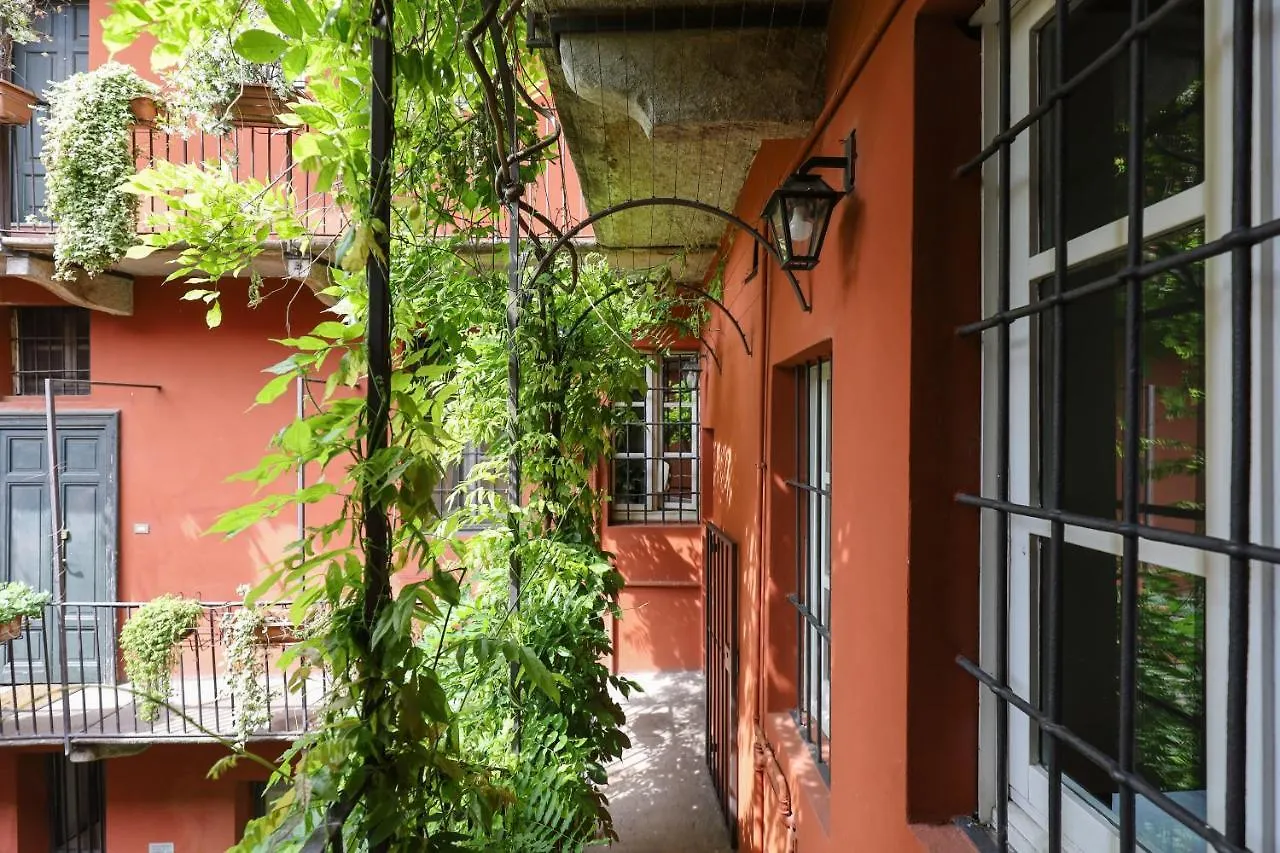 Navigli District Milano Center Studios Apartment Milan